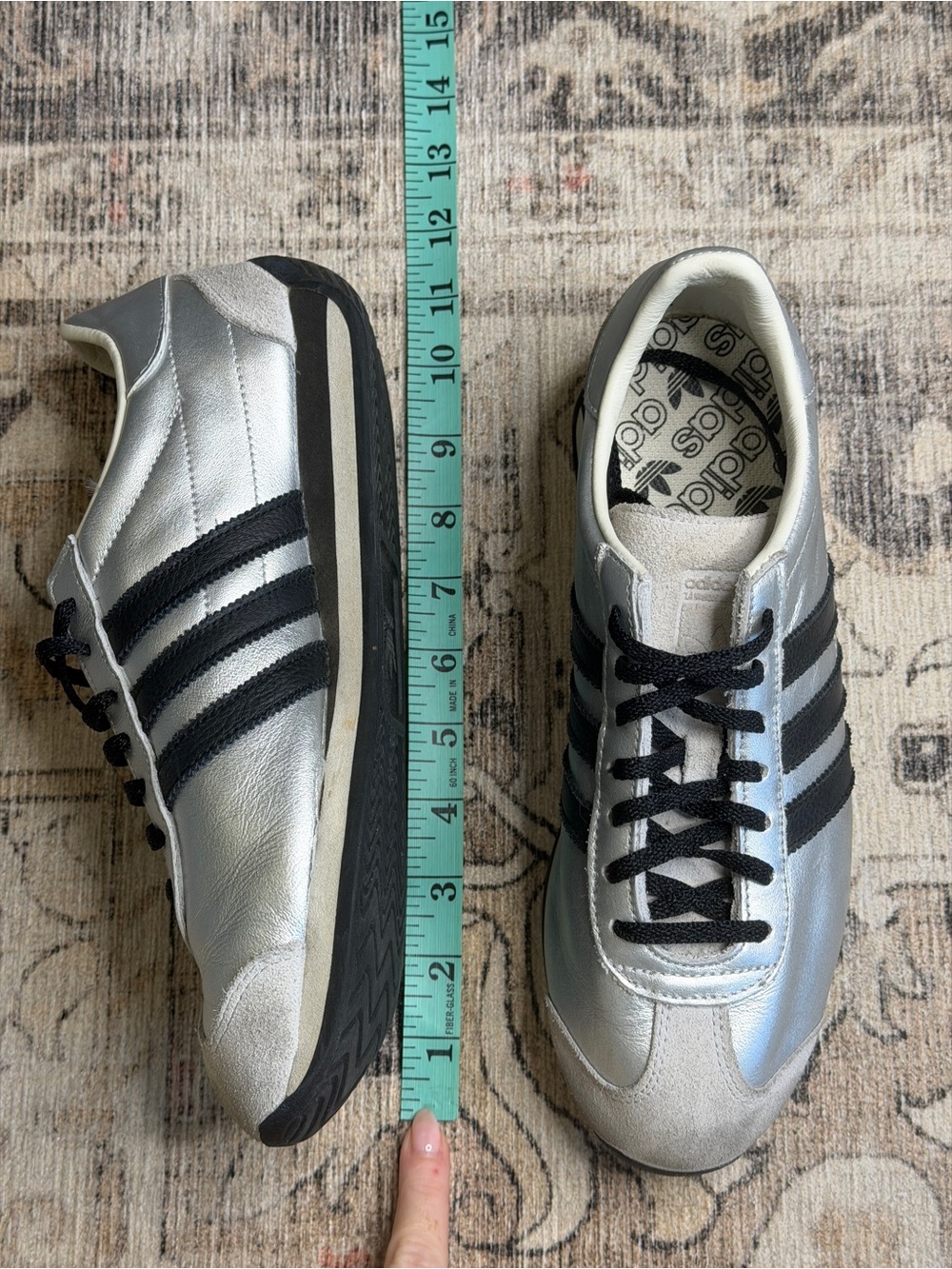 Adidas Country OG in silver and black - Picture 12 of 15